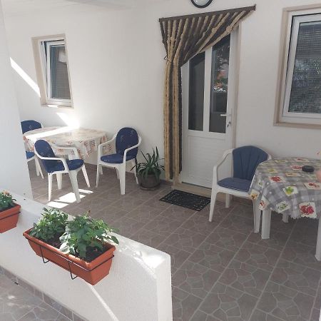 Apartments Slavica Bol Bagian luar foto