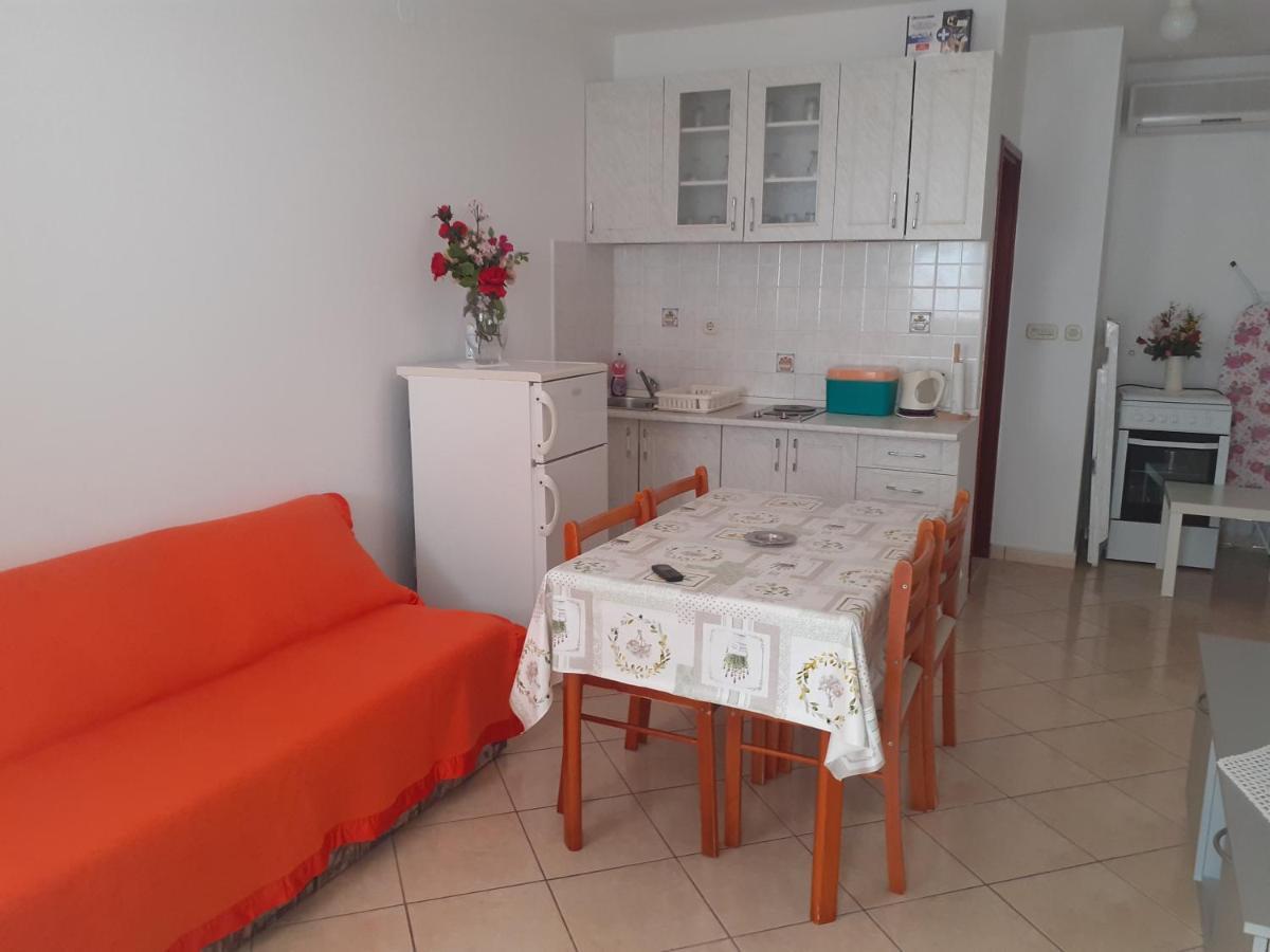 Apartments Slavica Bol Bagian luar foto