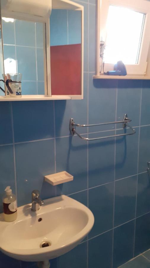 Apartments Slavica Bol Bagian luar foto