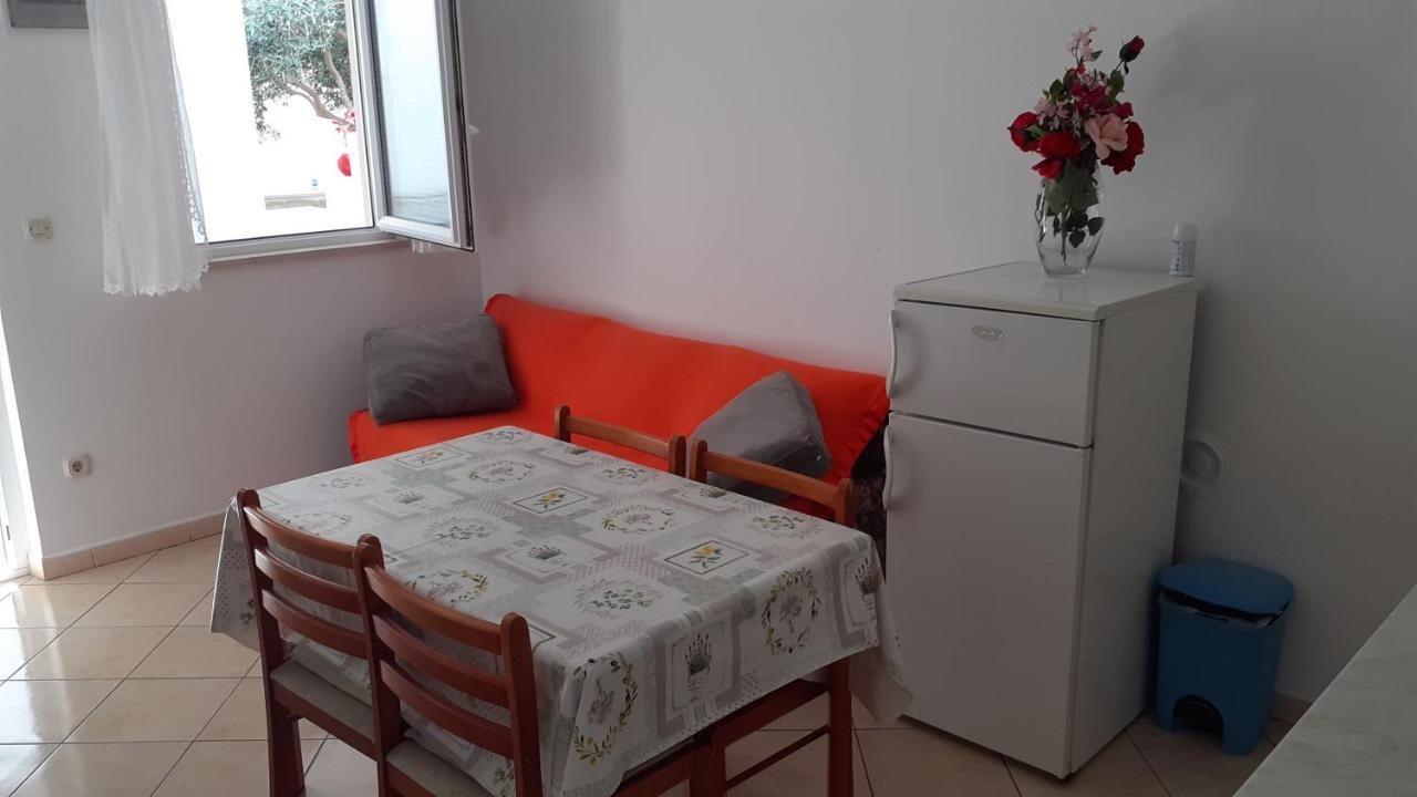 Apartments Slavica Bol Bagian luar foto