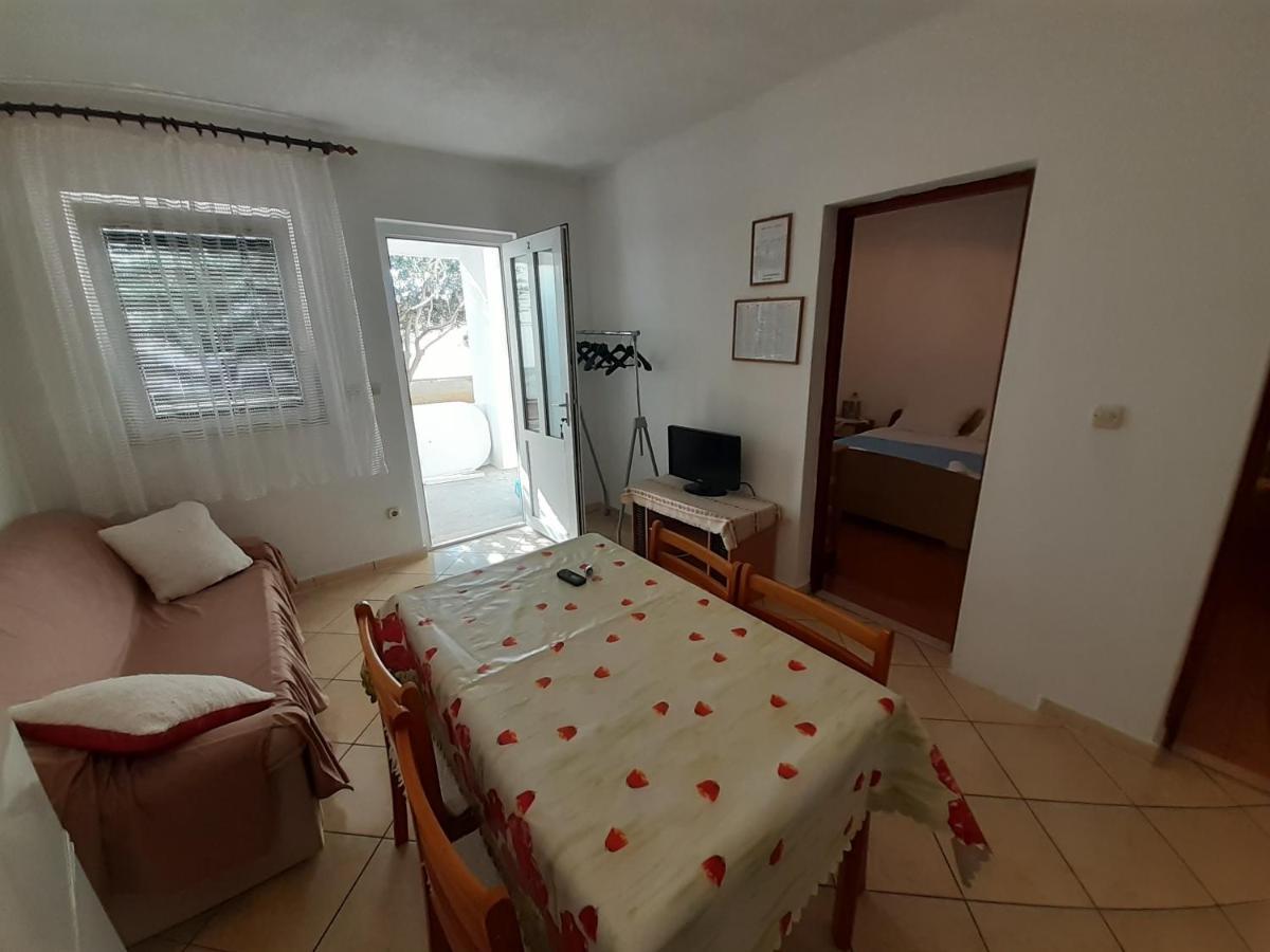 Apartments Slavica Bol Bagian luar foto