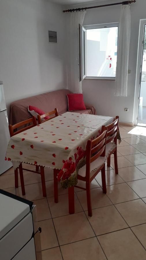 Apartments Slavica Bol Bagian luar foto