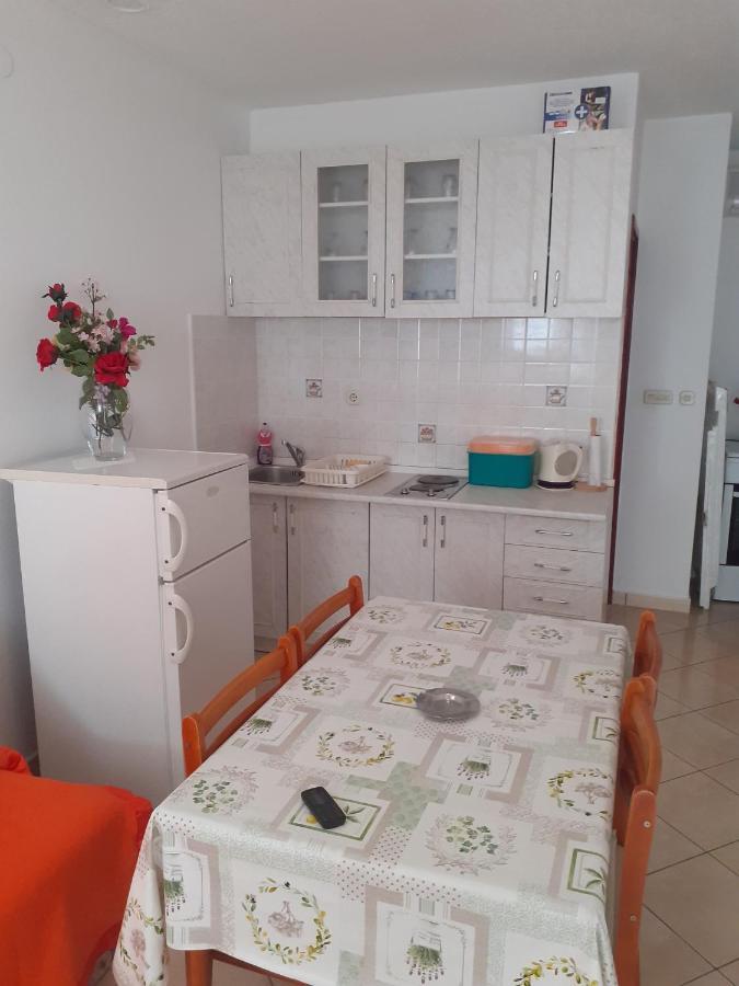 Apartments Slavica Bol Bagian luar foto