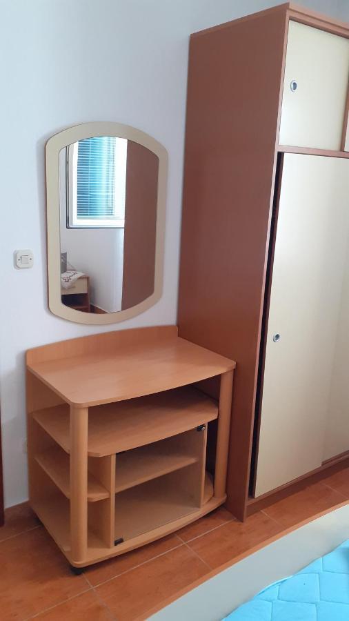 Apartments Slavica Bol Bagian luar foto