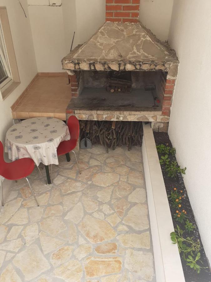 Apartments Slavica Bol Bagian luar foto