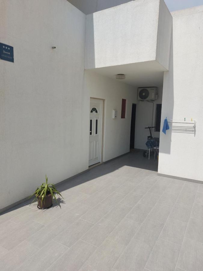 Apartments Slavica Bol Bagian luar foto